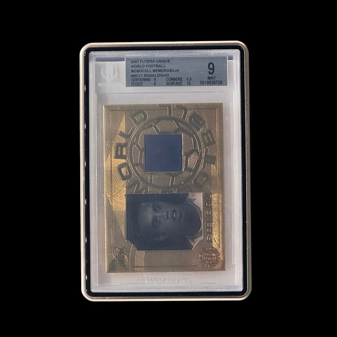 2007 FUTERA UNIQUE WORLD FOOTBALL MEMOCELL MEMORABILIA #MC11 RONALDINHO BGS 9