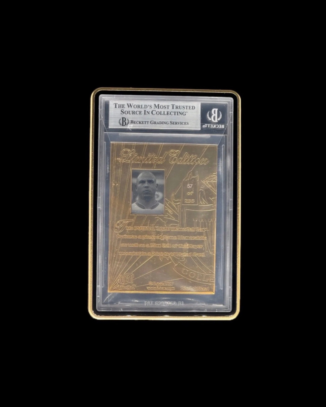 2007 FUTERA UNIQUE WORLD FOOTBALL MEMOCELL MEMORABILIA #MC12 RONALDO BGS 8.5